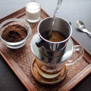 Wie viel Gramm Kaffeebohnen für eine Tasse? Vietnamesischen Phin-Kaffee zu Hause richtig zubereiten