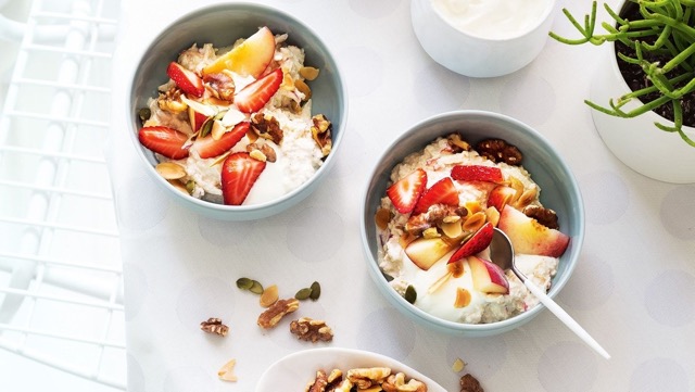 Knuspriges Müsli-Frühstück mit getrockneter Banane: Ein gesunder Start nach deutscher Art