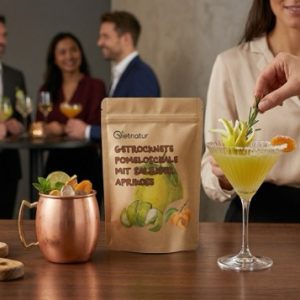 Pomeloschale Snack als fruchtige Ergänzung zu Cocktails und geselligen Momenten