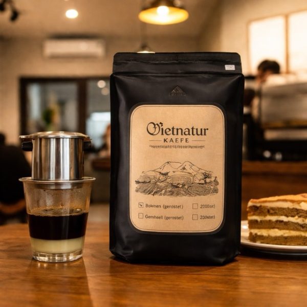 Zubereitung von vietnamesischem Robusta Kaffee aus ganzen Bohnen mit Phin Filter