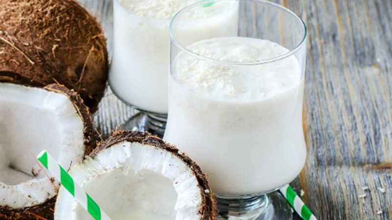 Detaillierte Anleitung zur Zubereitung eines besonders einfachen Macapuno coconut-Smoothies
