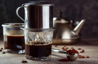 Detaillierte Anleitung zur Zubereitung von authentischem vietnamesischem Phin-Kaffee zu Hause
