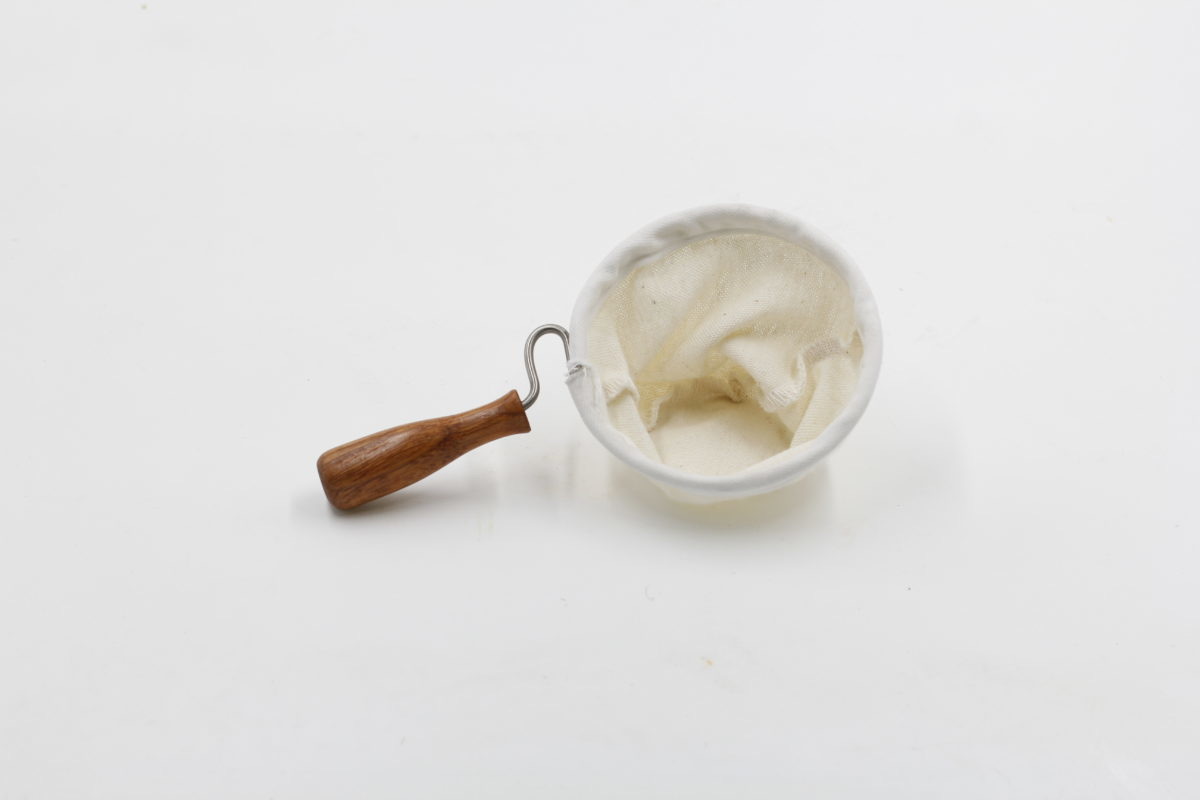Die Reinigung des Kaffeefilters ist ebenfalls sehr wichtig, da sie die Qualität des Kaffees beeinflusst