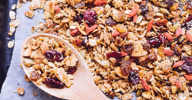 Trockenfrüchte Müsli: Schnelles, gesundes Frühstück ohne Kochen