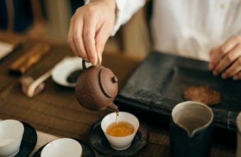 Vietnamesischer Grüner Tee und Trockenfrüchte: Ein neuartiges und raffiniertes Geschmackserlebnis
