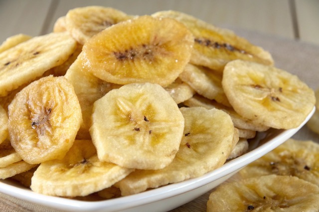 Leckere getrocknete Bananen eignen sich perfekt für die Snackpause von Kindern