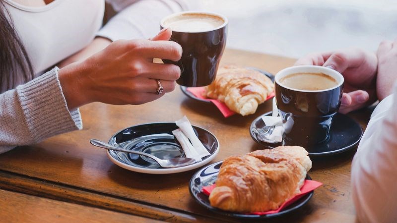 2-du-solltest-kaffee-in-moderaten-mengen-trinken-etwa-2-bis-4-tassen-pro-tag