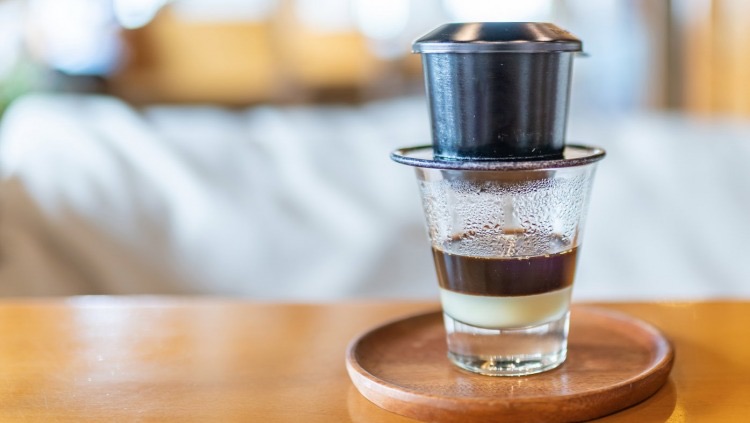 Der vietnamesische Kaffee aus dem Phin-Filter besitzt einen ganz besonderen Charakter, den man anderswo kaum findet.