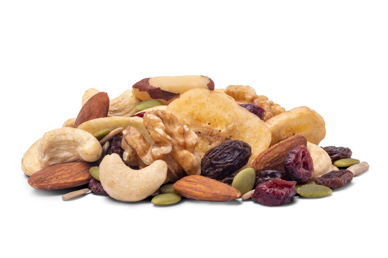 Die Tropical-Mix-Snackplatte bringt Menschen mit einer vielfältigen Auswahl an Snacks zusammen.