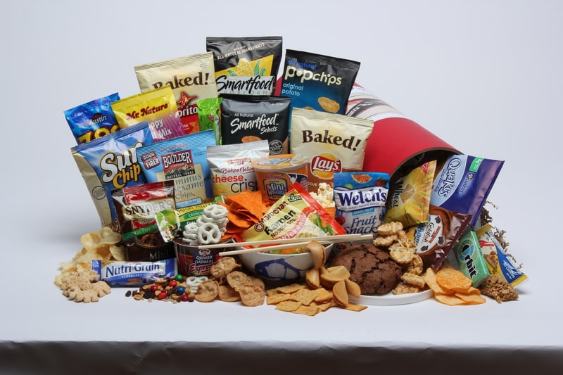 Ein ausgewogener Büro-Snack liefert wichtige Nährstoffe für mehr Konzentration und Leistungsfähigkeit bei der Arbeit.