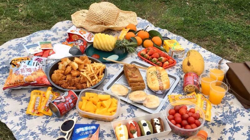 Eine tropische Snackplatte wird zum besonderen Highlight jeder Feier.