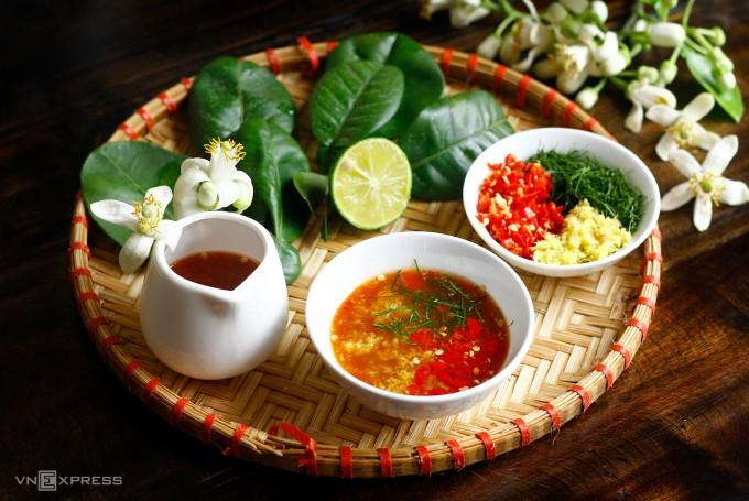 Süß-saure Dip-Sauce – die Seele zahlreicher traditioneller vietnamesischer Gerichte