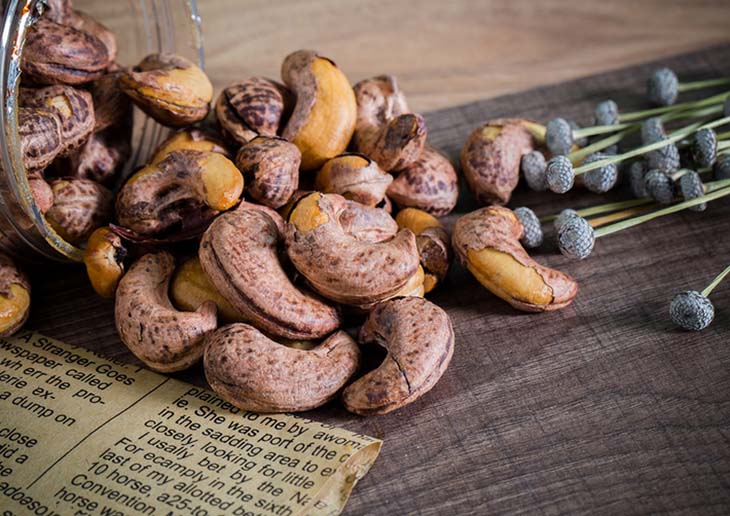 Cashewkerne liefern viele Nährstoffe, die der Körper für seine täglichen Funktionen benötigt.