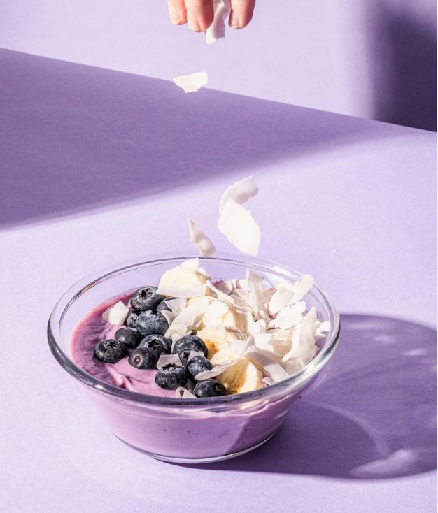 Getrocknete Macapuno-Kokosnuss eignet sich hervorragend als Topping für Müsli, Joghurt oder Smoothie Bowls