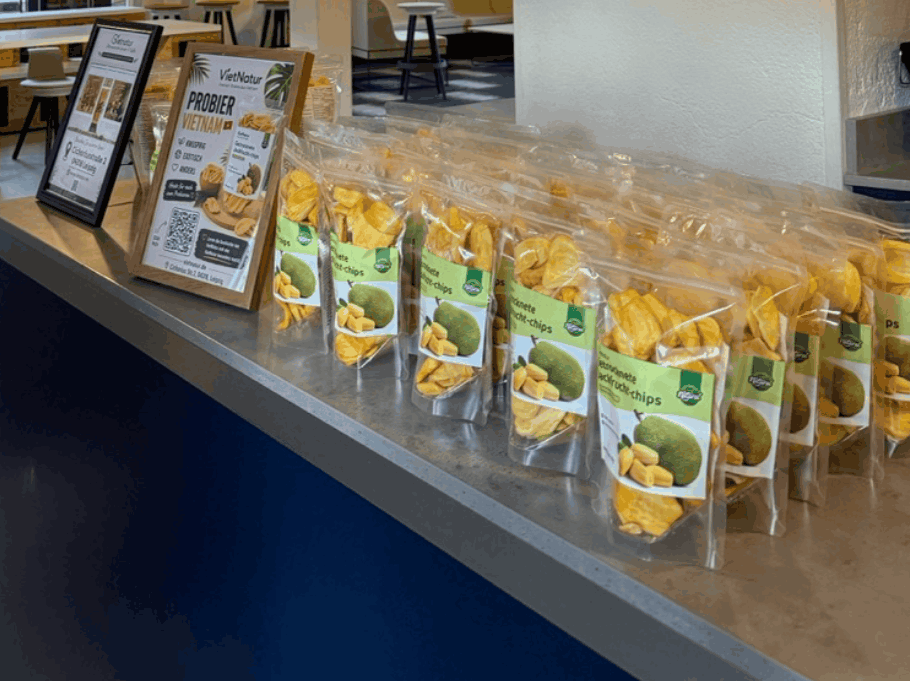 Attraktive Verpackungen und besondere Geschmacksrichtungen sorgen dafür, dass tropische Snacks am Verkaufsort Aufmerksamkeit gewinnen
